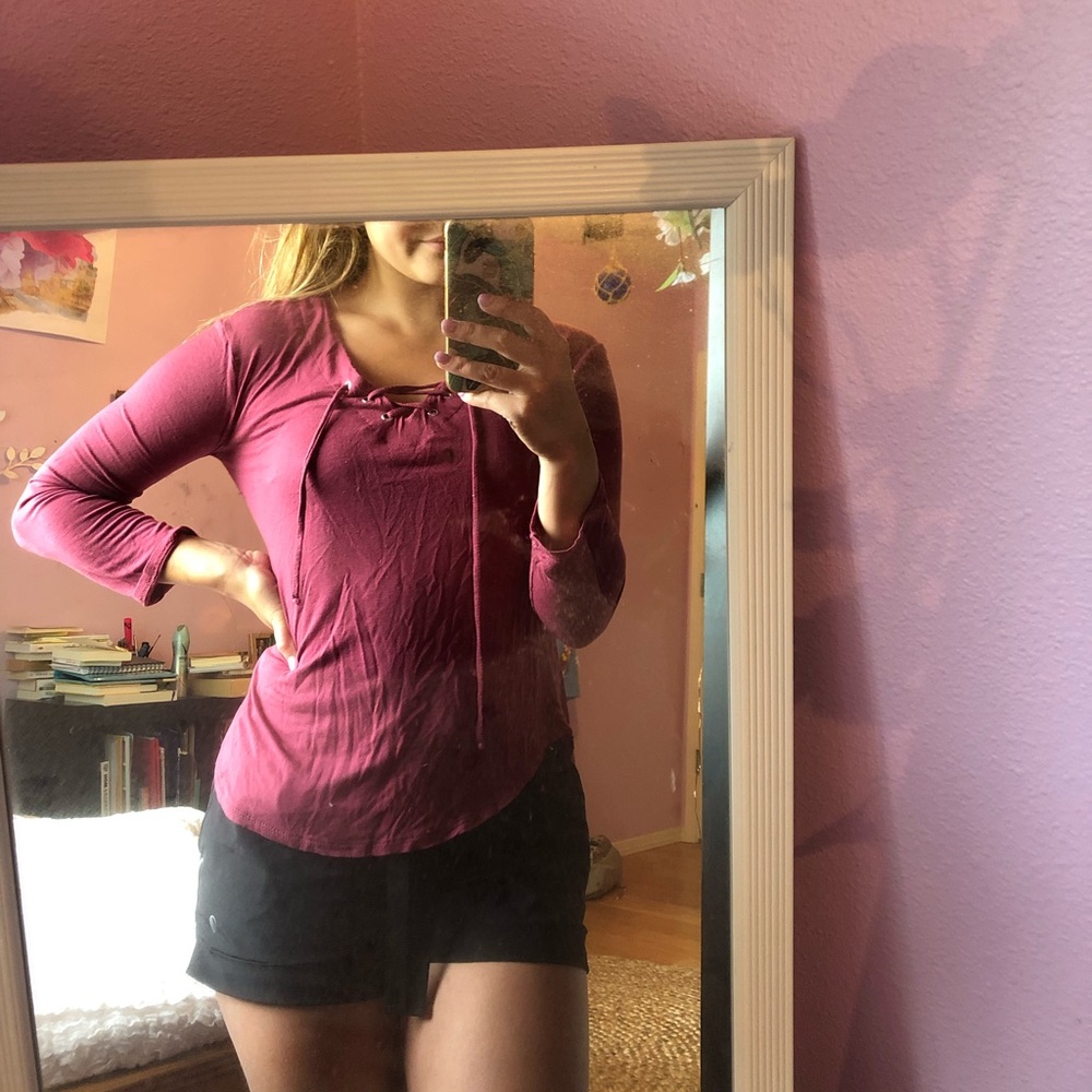 3/4 sleeve maroon shirt